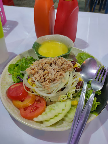 สเต๊กลุงหนวด @เพชรบูรณ์ - การบริการอาหารและที่พัก