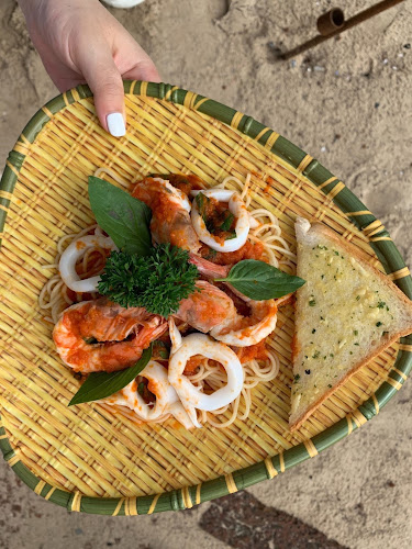 15, 17 ถ. ทวีวงศ์ ตำบลป่าตอง อำเภอกะทู้ ภูเก็ต 83150