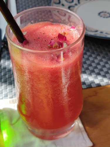 66 ถ. ทวีวงศ์ ตำบลป่าตอง อำเภอกะทู้ ภูเก็ต 83150