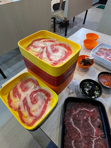 เฟรนด์ชาบู & บีบีคิว - การบริการอาหารและที่พัก