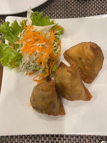 Comentarii opinii despre Golden Paradise Restaurant(NORTH-INDIAN CURRY HOUSE) || Best Indian Restaurant | Halal Food Restaurant In Phuket