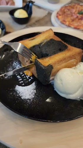 Bitter*Sweet The Dessert cafe - อำเภอเมืองนครสวรรค์