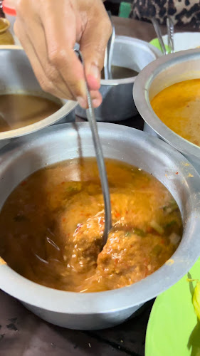 ขนมจีนป้าน้อย - การบริการอาหารและที่พัก