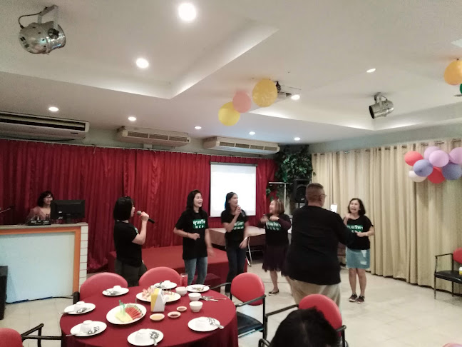 ครัวสวนปลา รีสอร์ท แอนด์ เรสเตอรองก์ - การบริการอาหารและที่พัก