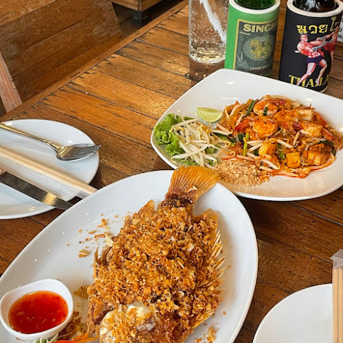 One D Seafood and Restaurant @Rimhan Karonbeach - การบริการอาหารและที่พัก