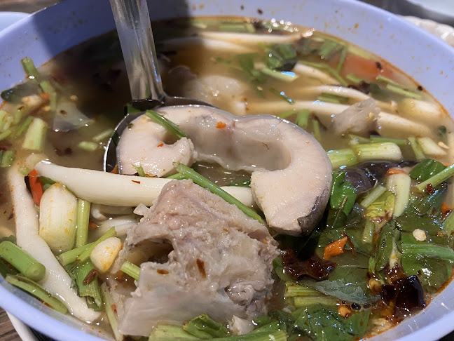 ร้านอาหารเฟื่องฟ้าปลาแม่น้ำ