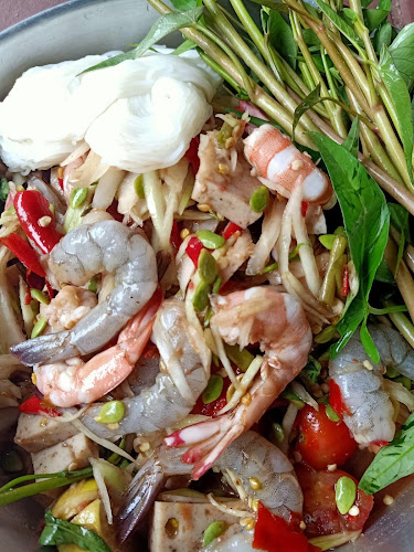 Comentarii opinii despre ส้มตำ/น้ำชง ลองเบิ่ง