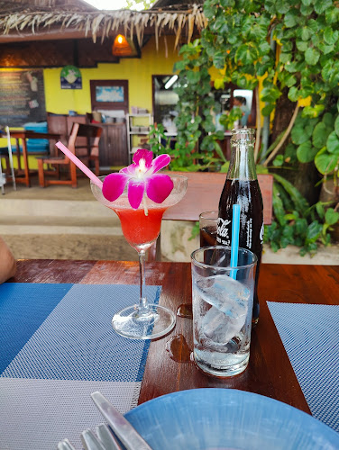 Opinii despre นิกิต้า în Phuket - การบริการอาหารและที่พัก