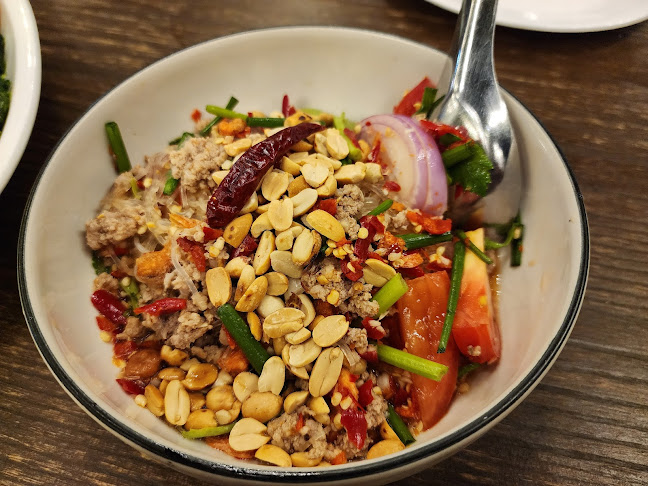 Opinii despre สามไบเถา คาเฟ่ แอนด์ บิสโตร în อำเภอเมืองนครสวรรค์ - การบริการอาหารและที่พัก