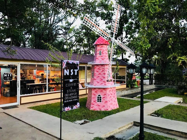 Opinii despre N.S.T Cafe & Steak ศูนย์ฝึกนักศึกษาวิชาทหาร มทบ.31 în อำเภอเมืองนครสวรรค์ - การบริการอาหารและที่พัก