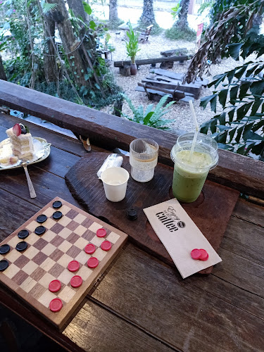 Pa Klang Mueang Café | ป่ากลางเมือง Café & Co-Working space - การบริการอาหารและที่พัก