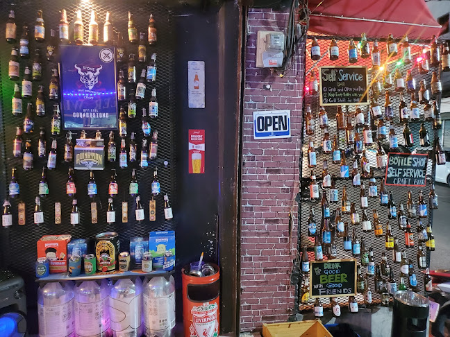 Comentarii opinii despre 夜市Michael's Bar - Phuket Town