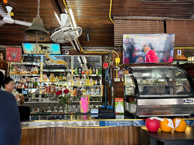 Black Horse Bar - อำเภอกะทู้