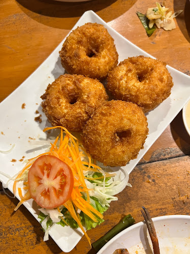 Alive Cheewit Cheewa - การบริการอาหารและที่พัก