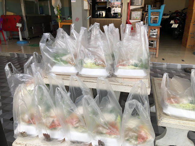 Opinii despre เมี่ยงปลาเผาเจ้นิจ แหลมฉบัง în อำเภอศรีราชา - การบริการอาหารและที่พัก