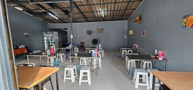 ร้านป้าเพ็ญขาหมู ก๋วยเตี๋ยวขาหมู สูตรดั้งเดิม