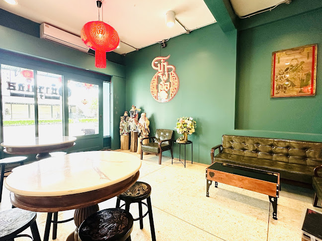 บำรุงเธอ Eatery and Coffee - การบริการอาหารและที่พัก