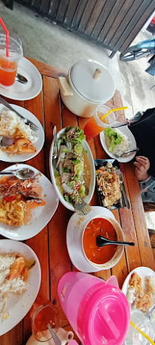 ร้านบังชาลี เก้าเส้ง Bang Chalee Restaurant - การบริการอาหารและที่พัก