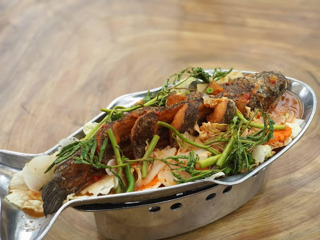 Comentarii opinii despre Light House Café ถนนพุทธสาคร