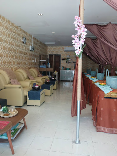 The Corner - การบริการอาหารและที่พัก