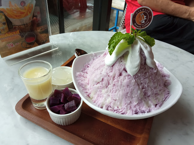 Opinii despre วาวี คอฟฟี่ @ชมจันทร์ เฮือ ฮักมูล în อำเภอวารินชำราบ - การบริการอาหารและที่พัก