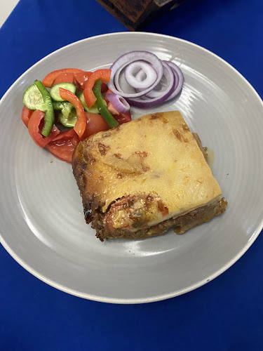 Fi Greek Restaurant & Deli - การบริการอาหารและที่พัก