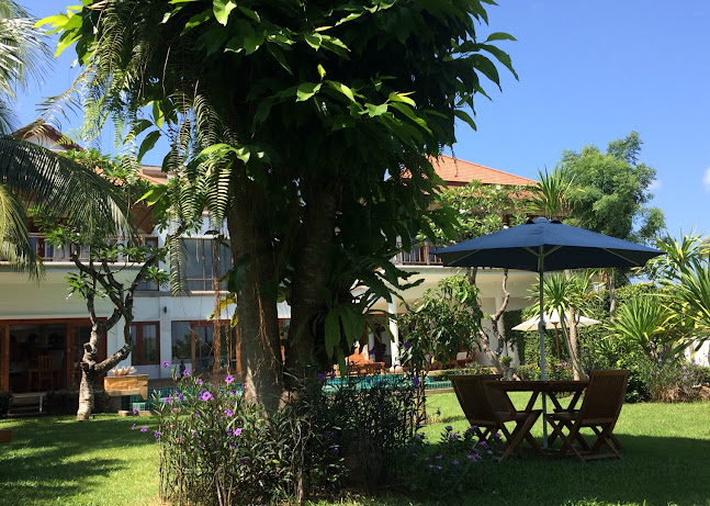 Kiki's Coffee Garden - การบริการอาหารและที่พัก