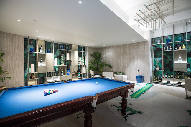 Azure , Centara Karon Resort Phuket - การบริการอาหารและที่พัก