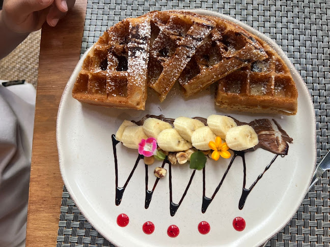 Opinii despre Hern Coffee and Bistro în อำเภอกะทู้ - การบริการอาหารและที่พัก