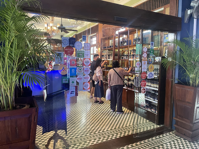 96 ถ. กระบี่ ตำบลตลาดเหนือ อำเภอเมืองภูเก็ต ภูเก็ต 83000