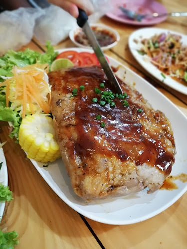 ส้มตำค้ำคูณ จอมเทียน พัทยา - การบริการอาหารและที่พัก