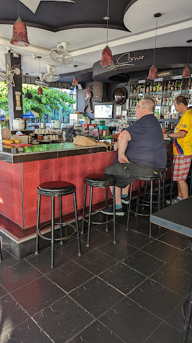 Lovely Corner - การบริการอาหารและที่พัก