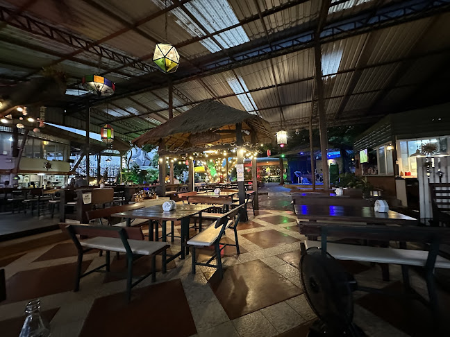 Green Tree Rest. & Pub - อำเภอบางละมุง