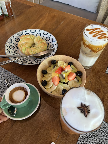 Hern Coffee and Bistro - การบริการอาหารและที่พัก