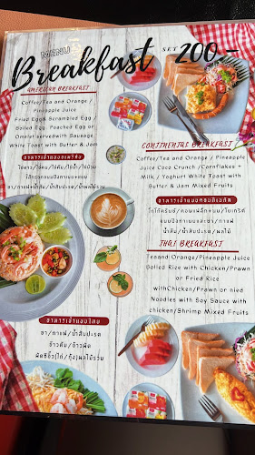 Opinii despre Pantai Seaview Restaurant Halal Food în อำเภอกะทู้ - การบริการอาหารและที่พัก