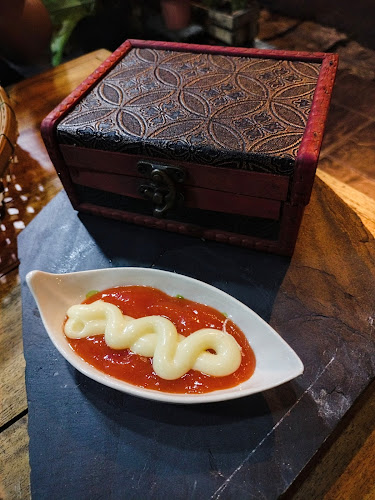 สิบลี้十里บาร์แอนด์คาเฟ่(10Miles Bar and cafe) - การบริการอาหารและที่พัก