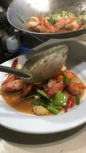 Opinii despre THE NEW Restaurant în อำเภอกะทู้ - การบริการอาหารและที่พัก