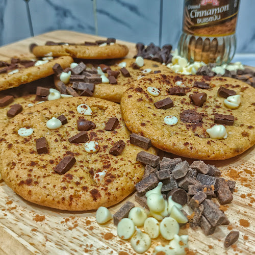 THAI SCREAM! DINER - Fusion Food, Ice Cream & Desserts 🇹🇭😝 - การบริการอาหารและที่พัก