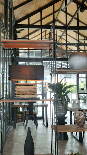 Vibes 360 Bar & Restaurant