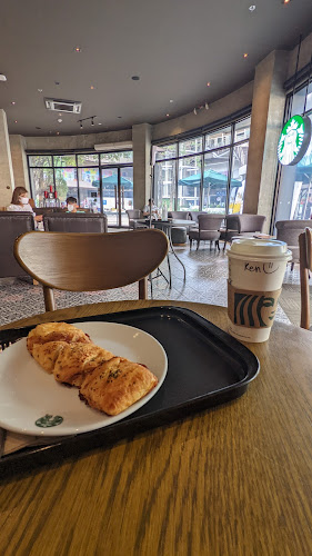 Opinii despre Starbucks Coffee The Avenue Pattaya în อำเภอบางละมุง - การบริการอาหารและที่พัก