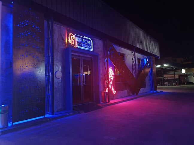 The Link90's Music Zone - การบริการอาหารและที่พัก