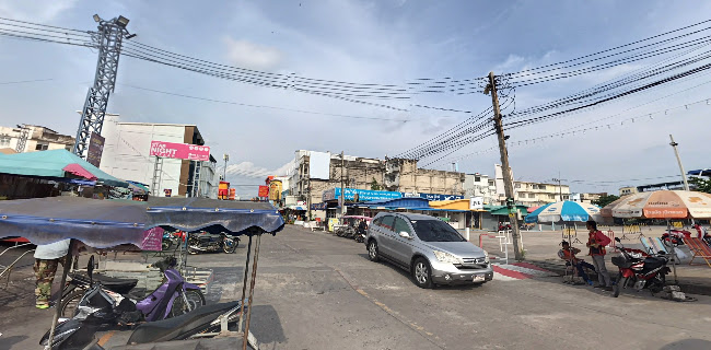 ตลาดสตาร์ไนท์บาร์ซ่า - การบริการอาหารและที่พัก