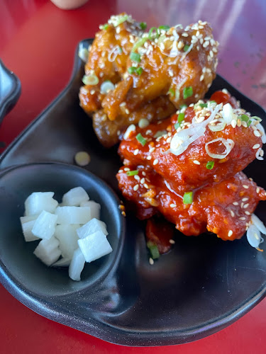 คอมเบโพจา GeonbaePocha Korean Restaurant - เมือง