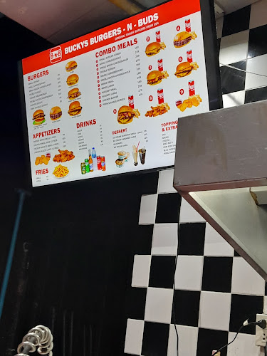 Sophon Building, 104 Walking St, เมืองพัทยา อำเภอบางละมุง ชลบุรี 20150