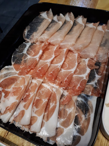 Daisachi Shabu - การบริการอาหารและที่พัก