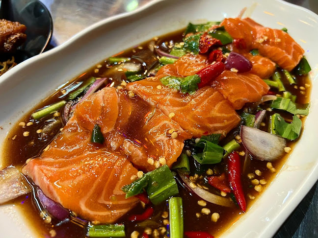 รุมยำ Rum-Yum เซ็นโทซ่า มะลิวัลย์ - การบริการอาหารและที่พัก