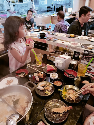 เซ็นทรัลขอนแก่น 99 ถ. ศรีจันทร์ ตำบลในเมือง อ.เมือง ขอนแก่น 40000