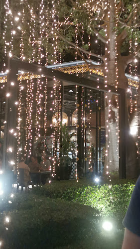 S Cafe & Bistro - การบริการอาหารและที่พัก