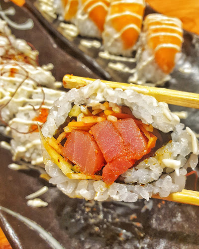 อุโอเทรุซุยซัน ซูชิ ภูเก็ต– ราไวย์ บีช - การบริการอาหารและที่พัก