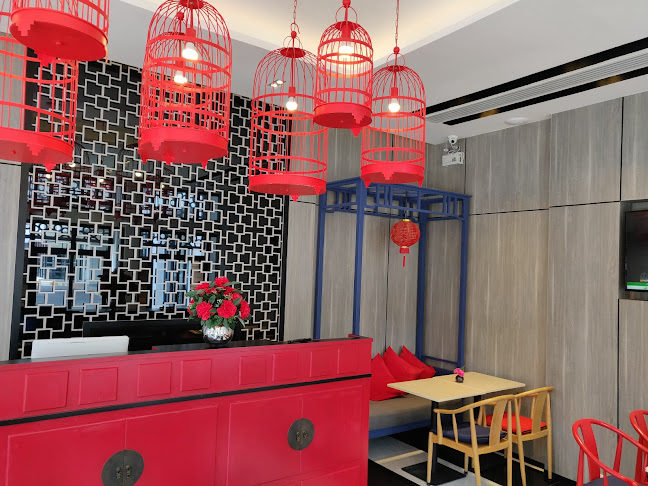 V9JR+QXM ตำบลตลาดใหญ่ อำเภอเมืองภูเก็ต ภูเก็ต 83000